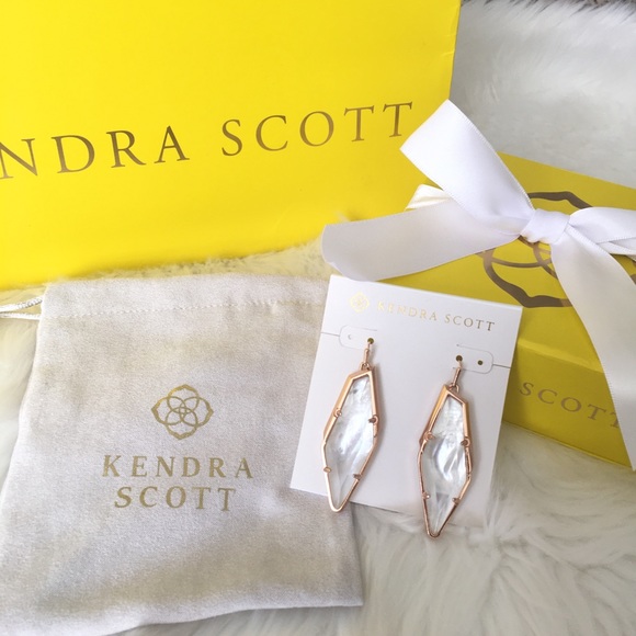 Kendra Scott Jewelry - Kendra Scott Rose Gold Bexley Drop Earrings in Ivory Pearl